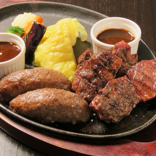 ハンバーグ・ステーキともに、追加で付けて両方愉しむこともできます！