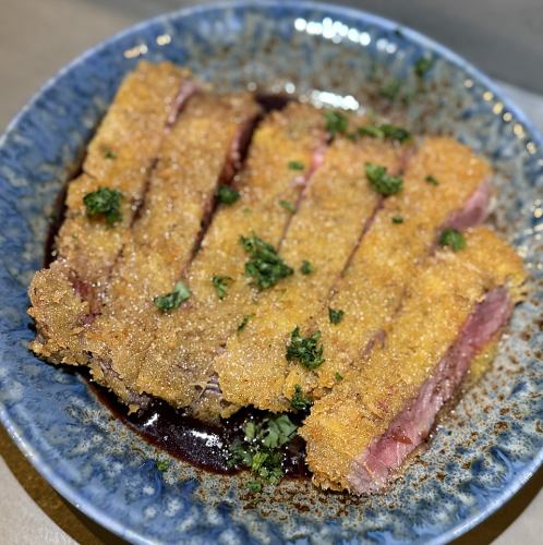 牛カツ　赤ワインとピパーチのソース