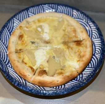 桃と3種のチーズピザ