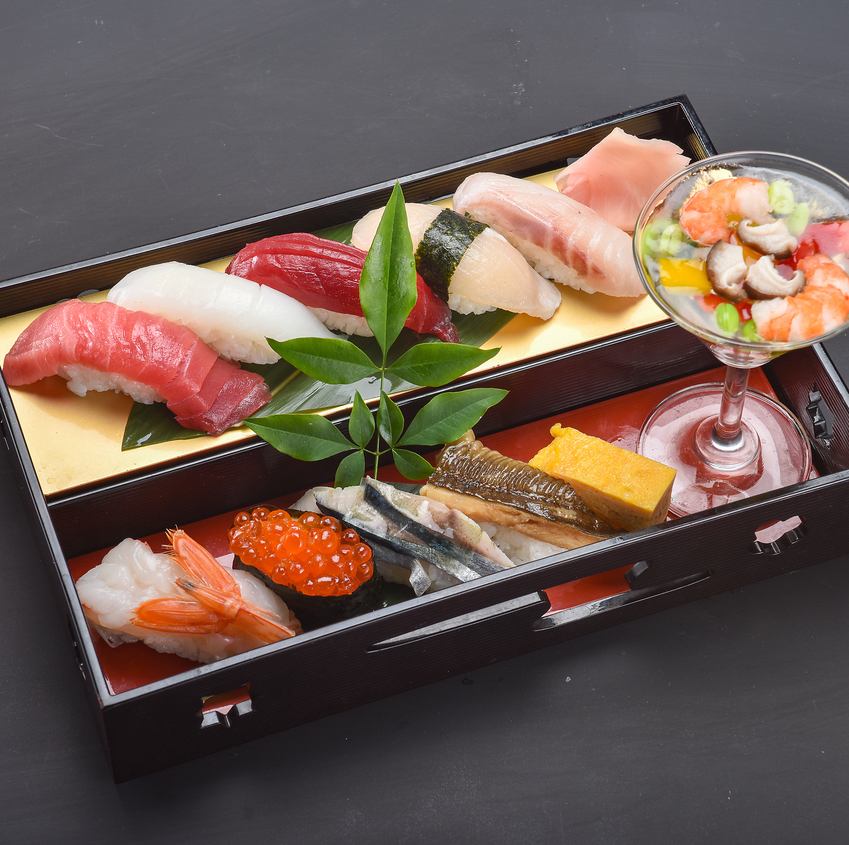 We offer a large number of set sushi and set meals.