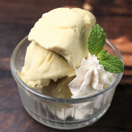 Pistachio ice cream