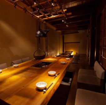 6 人或更多人和 11 人将坐在带 hori kotatsu 的完全私人房间里。
