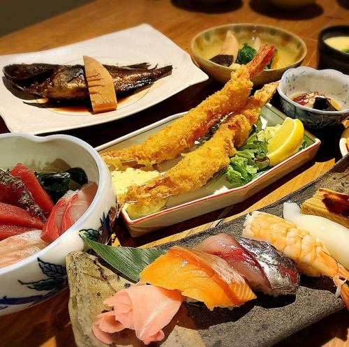 Please enjoy the seasonal full-fledged authentic Japanese food enjoyed in the adult hideaway