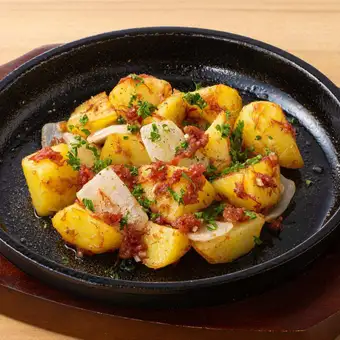 【肉料理】しゃが芋コンビーフ鉄板焼き/【肉料理】黒毛和牛コロッケ