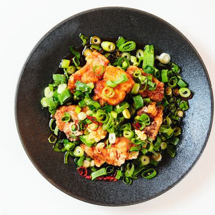 ≪外はカリッと中はジューシーな極上中華♪≫こだわりの黒酢あんが絡んだ”蘭亭特製酢豚” 1,870円 (税込)