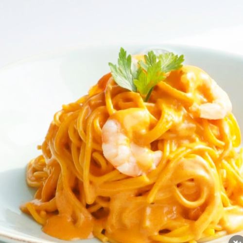 海老のトマトクリームパスタ（ミニサラダ付）