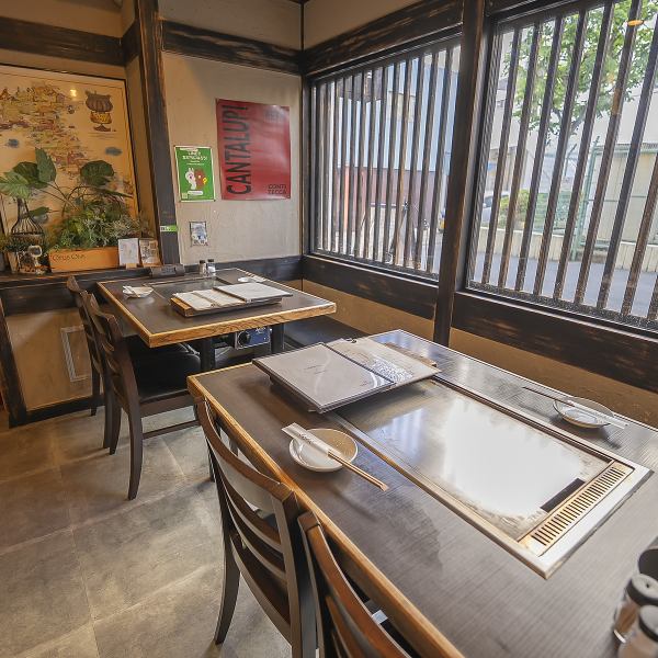 香里園駅からのアクセスに優れた当店は、日常のランチから大人数のご宴会まで幅広いシーンに寄り添えるお店です。小さなお子様連れのご家族様にも安心なゆったりとしたお席をご用意。訪れるすべてのお客様に心地よく豊かな時間をお過ごしいただけるよう、おもてなしを尽くして皆様をお迎えいたします。