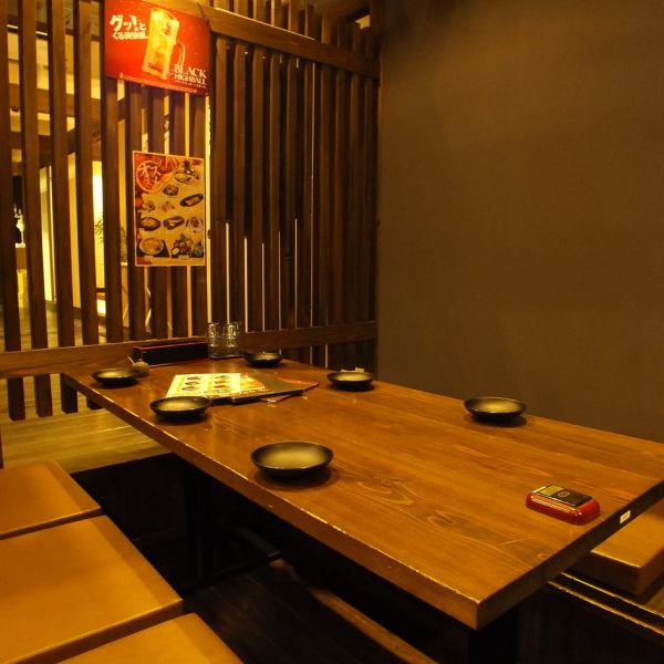 You can stretch your legs and relax in the sunken kotatsu seats.Up to 40 people can be accommodated for a tatami room banquet! Advance reservations are recommended for group reservations!