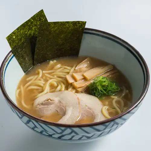 九州豚骨醤油ラーメン