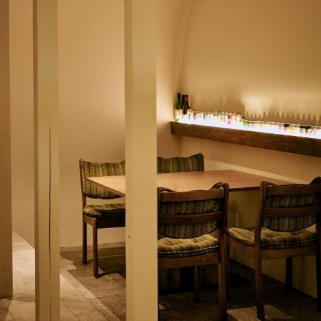 ゆったりとした空間も完備しており、女子会などのシチュエーションに最適です。柔らかな照明が心地よい雰囲気を醸し出し、プライベート感を大切にした落ち着いた空間で楽しむことができます。美味しい料理と共に気の合う仲間との素敵な時間を過ごせる場所として、心に残る思い出を作るのにぴったりです。