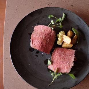 Charcoal-grilled steak from Togeshita beef, served with garlic soy sauce and wasabi.