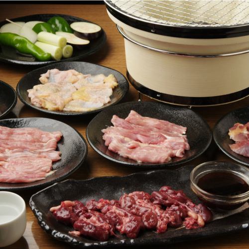 A yakiniku-style yakitori specialty store that grills on a shichirin ♪