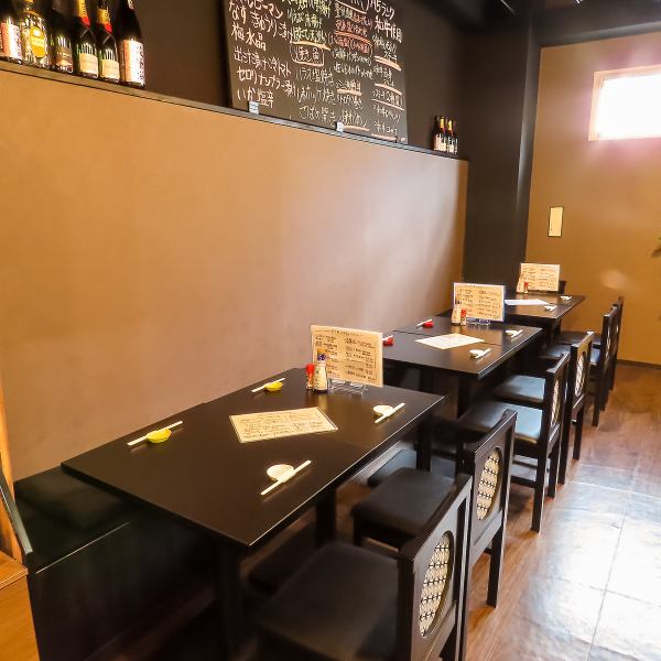 海鮮と肉料理を中心に、和の創作料理が楽しめる越谷の居酒屋。気取らず落ち着ける雰囲気の店内は、会社帰りの一杯や友人との飲み会、各種宴会にもぴったり。豊富なお酒と相性抜群の料理を囲んで、にぎやかなひとときをお過ごしいただけます♪
