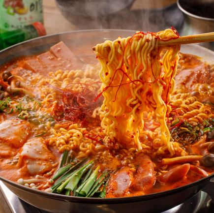 [All-you-can-eat and drink] Comes with a choice of main dishes such as cheese dakgalbi ♪ All-you-can-eat including Korean food & 2 hours all-you-can-drink 3,000 yen (tax included)