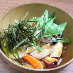 ピリ辛海鮮ユッケ