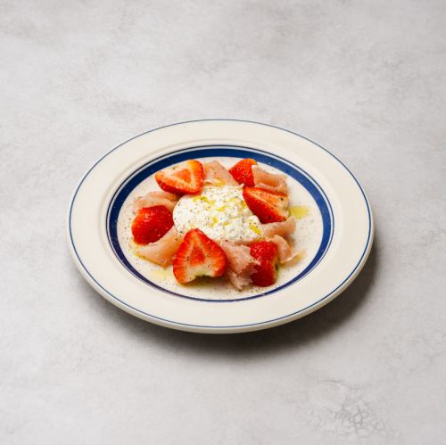 ブッラータチーズと季節フルーツのカプレーゼ