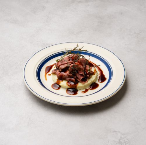 ローストビーフ マッシュポテトと赤ワインソース