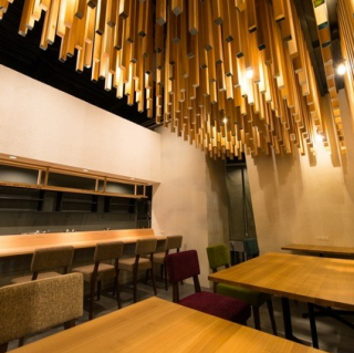 《少人数での宴会も対応可能なテーブル席です◎》