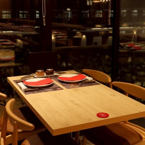 <p>◆カップル様・デート利用・記念日利用、お客様ごとの席間隔や、来店状況でご案内テーブルを配慮いたします◆京都駅周辺でおしゃれなビアレストラン《アレグリア京都ヨドバシカメラ店》3名様以上や5~6名様の中規模利用、団体様の歓迎会も大歓迎♪各種企業パーティーやウエディングの二次会にもお店を貸切ご相談も◎</p>