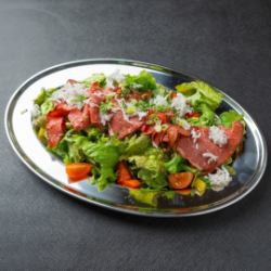鬼しらすとローストビーフサラダ