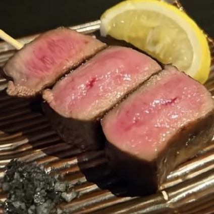 ≪赤字覚悟の大盤振る舞い！≫大人気☆上質な和牛の旨味がたまらない！”和牛レアステーキ” 549円 (税込)