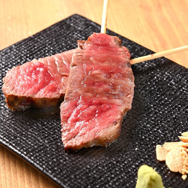 ≪赤字覚悟の大盤振る舞い！≫上質な黒毛和牛の旨味がたまらない！”和牛レアステーキ” 549円 (税込)