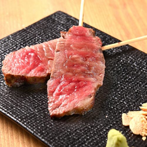 ≪赤字覚悟の大盤振る舞い！≫上質な黒毛和牛の旨味がたまらない！”和牛レアステーキ” 549円 (税込)