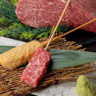 道頓堀で至高の贅沢★最高級ブランド肉を使用した『神戸牛の串カツ』!とろける肉汁と極上の旨味を堪能◎