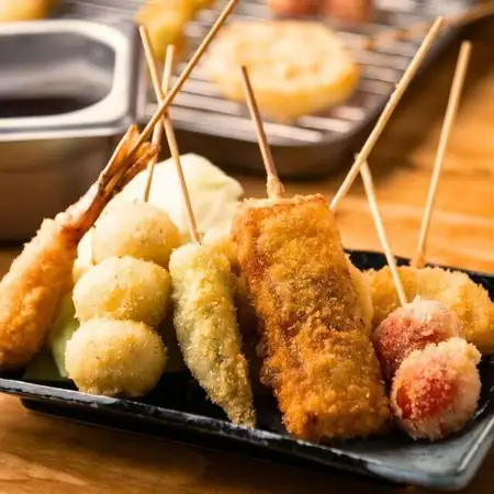 道頓堀の串カツ居酒屋小鉄★軽い薄衣でサクサク!