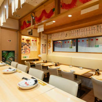 【お一人から～大人数の宴会まで◎】清潔感漂う落ち着いた雰囲気の店内でごゆっくりお食事をお楽しみいただけます♪テーブルを連結し様々な人数に対応可能です◎お仕事帰りのサク飲み、飲み会、女子会、歓迎会、送別会など様々なシーンでご利用いただけます！各種宴会のご予約は随時受け付けております！ご予約はお早めに♪