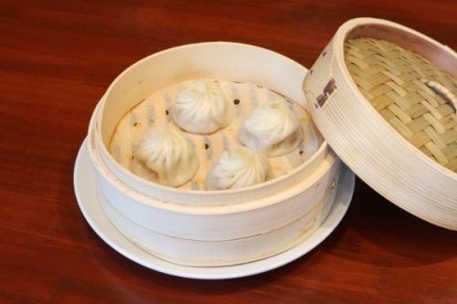 小籠包　4個