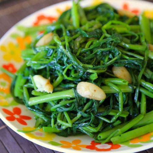 Stir-fried water spinach with garlic (seasonal menu)