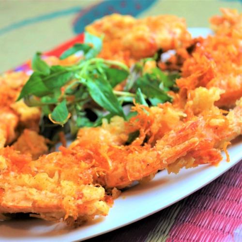 Deep-fried shrimp with salt and garlic
