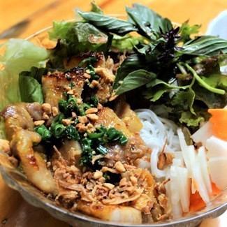 Bun Thit Nun (Mixed noodles with grilled pork)