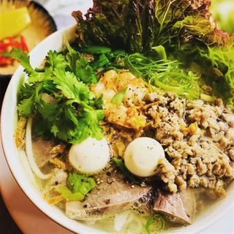 Phu Tiunang Van (Light rice noodles from the Mekong Delta)