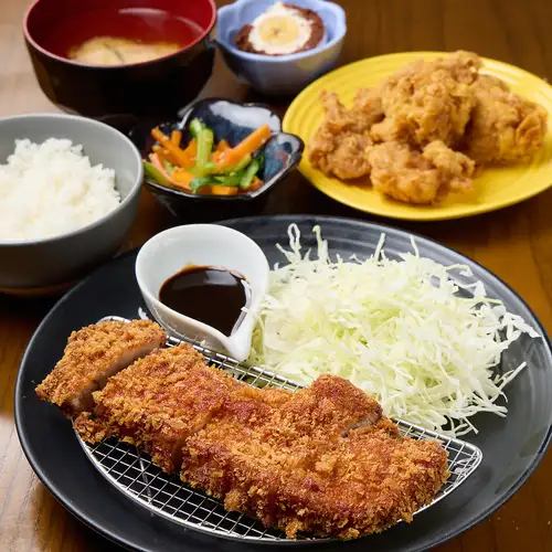 韓国本場の味と九州産とんかつを楽しめる料理