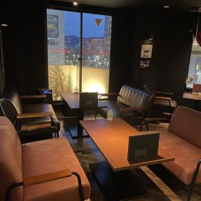 [Sofa seat for 4] These seats are recommended for groups.Up to 8 people can use this room.You can enjoy your drink in a relaxed atmosphere.*We accept reservations for private use for groups of 10 or more.Please feel free to contact us or make a reservation.