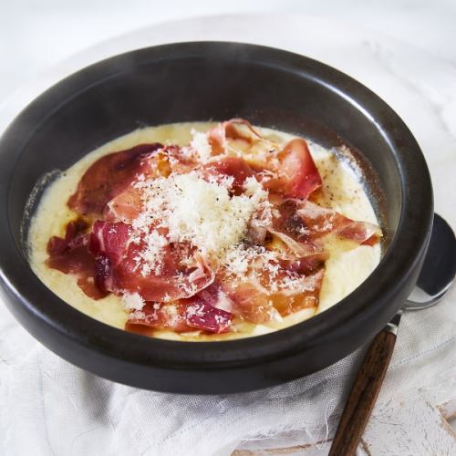 Cream Doria with 4 kinds of cheese and prosciutto