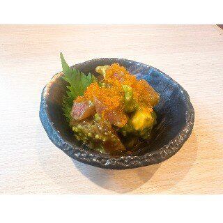 三崎のマグロ　鮪とアボカドの山葵醤油和え