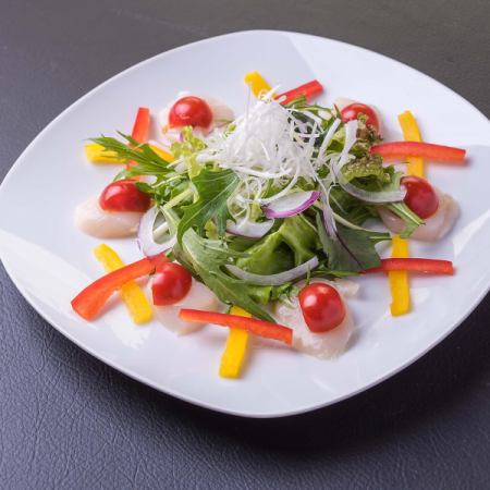 Scallop carpaccio salad