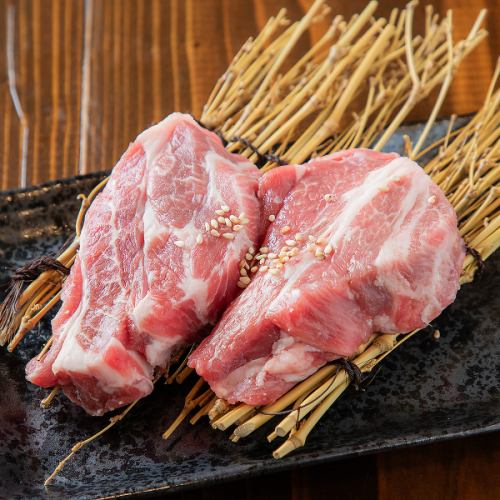 《えいじん名物の逸品◎》柔らかでジューシー☆肉本来の旨味を堪能できます！生ラム肩ロース1000円(税込)