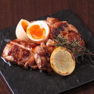鶏もも肉の旨塩グリル～半熟玉子添え～