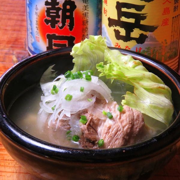 丁寧に仕上げた料理を、こだわりの一杯とともに 素材の旨みを活かした料理に寄り添う、厳選ドリンクをラインナップ。 一皿ごとに違う表情を見せる“ペアリングの楽しさ”をご体感いただけます。
