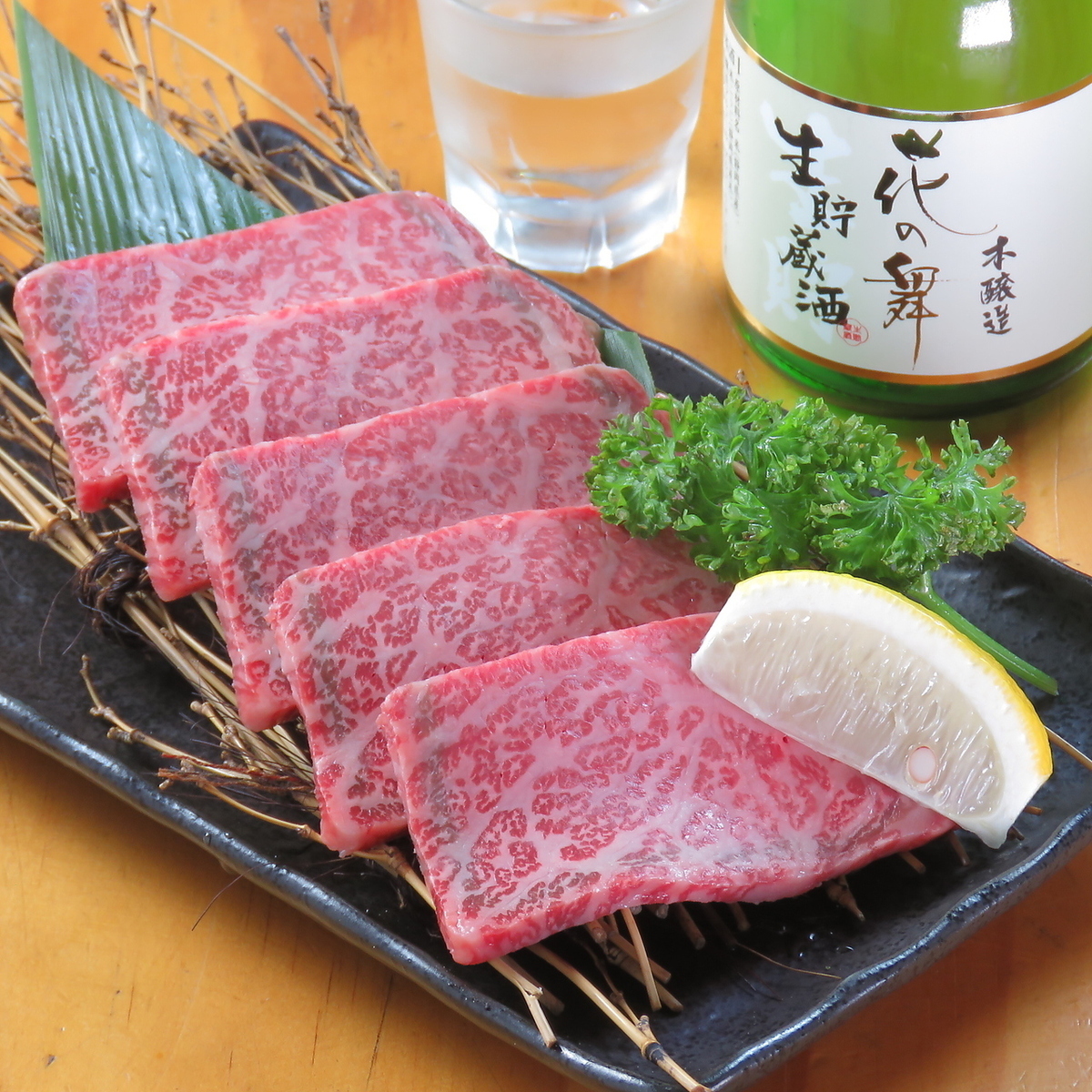This yakiniku restaurant is perfect for family outings and banquets! All-you-can-drink options start from 1380 yen (tax included)!