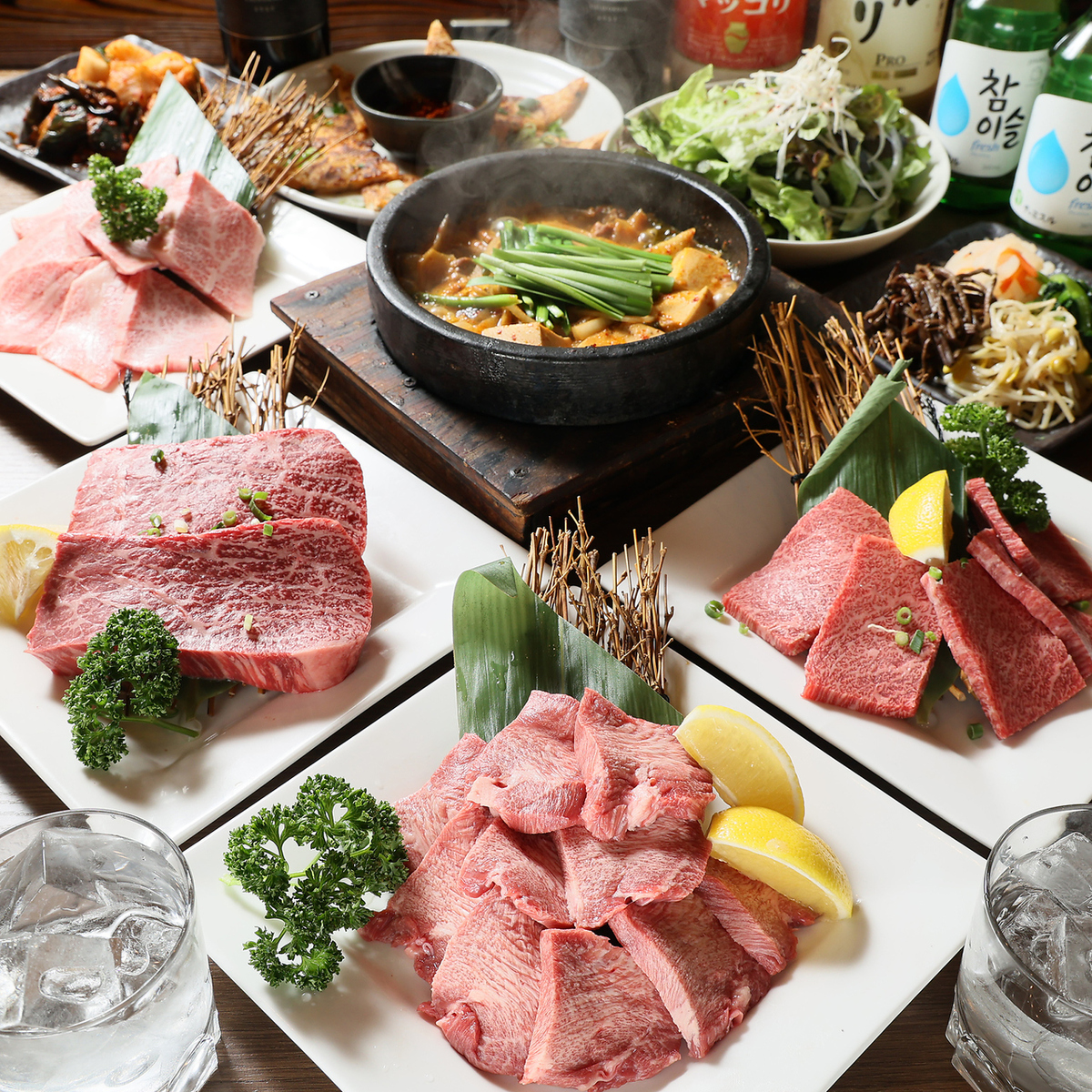 This yakiniku restaurant is perfect for family outings and banquets! All-you-can-drink options start from 1380 yen (tax included)!