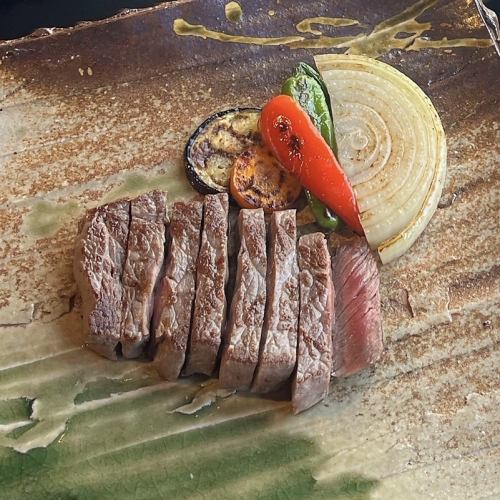 Specially selected Japanese black beef steak (100g)