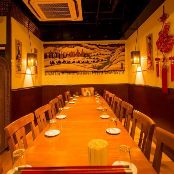 お一人様～大人数までご利用可能で、ランチでは女性一人での来店も多数！そして、ディナーではご家族のお食事や会社帰りのサク飲みにもおすすめです！