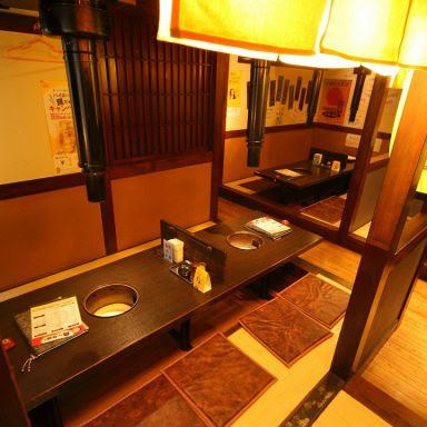 掘りごたつのお座敷は居心地抜群！駅近なのに落ち着ける雰囲気は女子にも嬉しい☆気兼ねなく焼肉の食べ放題を楽しめる☆