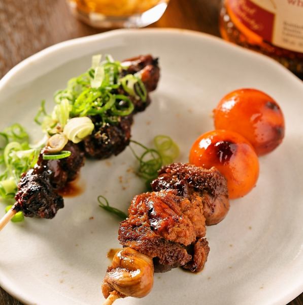 『多彩な串をご用意！』一本から注文OK。シェアしたり食べ比べをして愉しめます◎