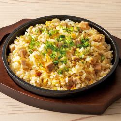 鮭魚和鮭魚籽炒飯 / 蔥鹽烤豬肉炒飯 / 勁道粗麵炒麵 / 戸隠蕎麥麵